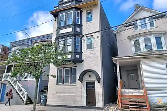 34 N Maryland Ave Photo 1