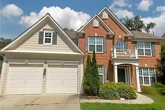 5027 Bethpage Dr NE Photo 1
