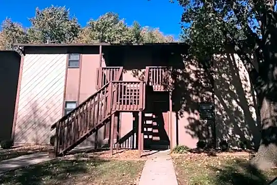 131 Ashley Dr Photo 1