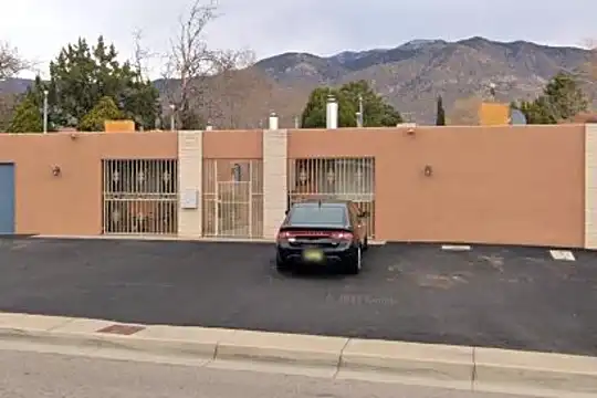 3100 Lori Pl NE Photo 1