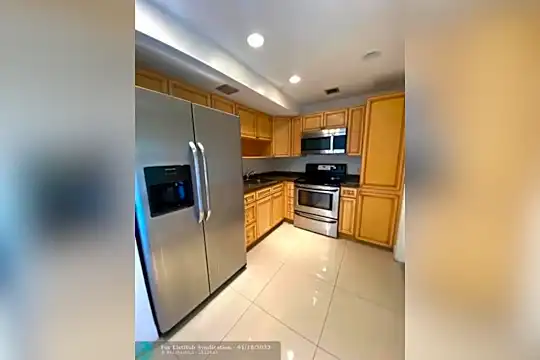 2950 N Palm Aire Dr #103 Photo 1