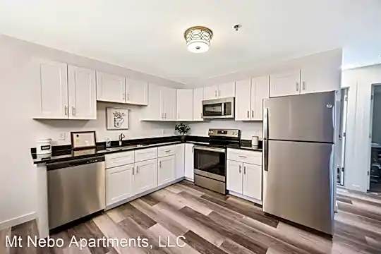Brand New Luxury Apartments Photo 1