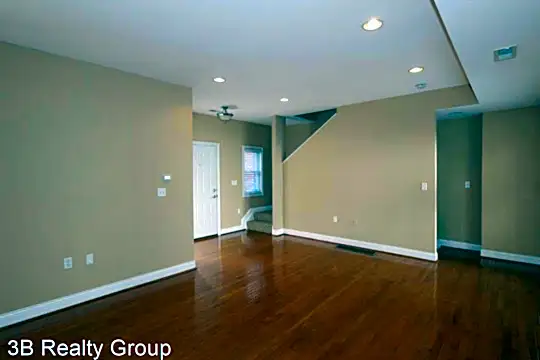 1716 Grandmere Ln. Photo 2
