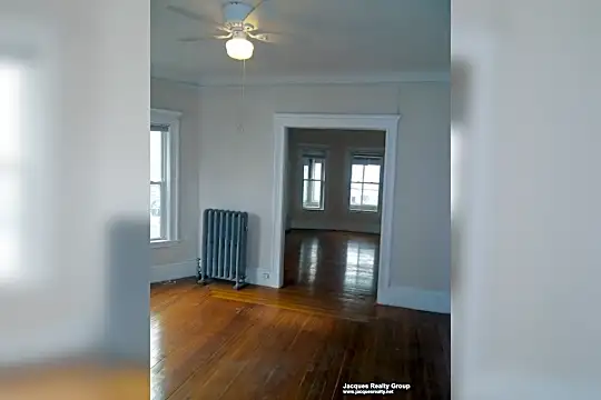 20 Paulina St Photo 2