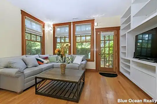 245 River St Photo 1