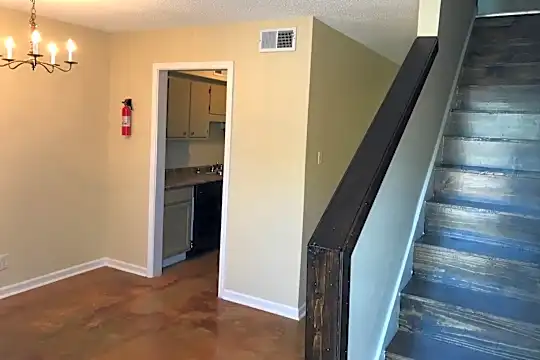 104 Jennifer Ln Photo 1