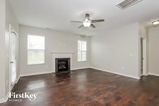 3505 Panarama Dr Photo 2