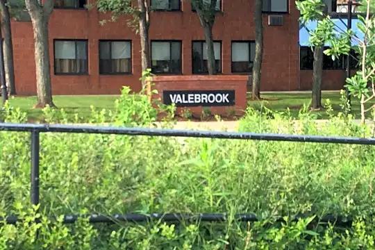 Valebrook Apartments Photo 2