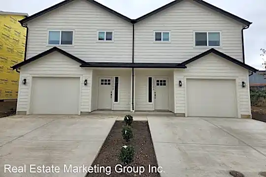 1006 Peach Rd Photo 2