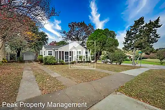 4437 Donnelly Ave Photo 2