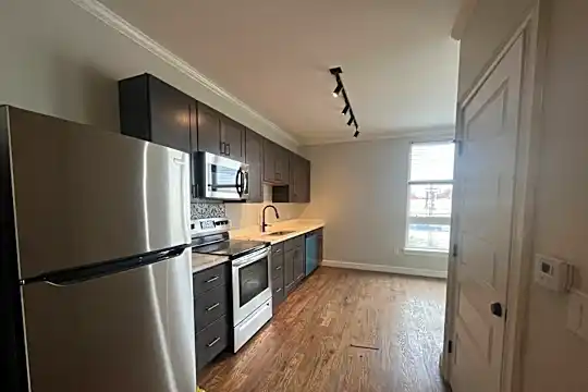 605 Campbell Ave SE Photo 1