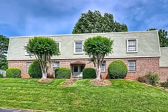 2616 Park Rd Photo 2