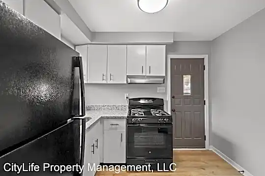 2727 Versailles Ave Photo 1