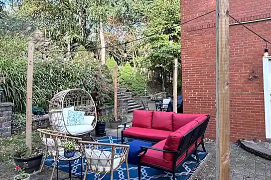 122 Lee Rd Photo 2
