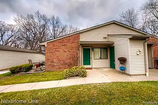 400 Spring Brooke Dr Photo 1