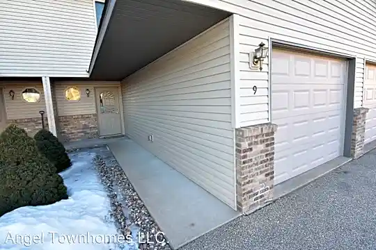 805 Angel Ct Photo 2