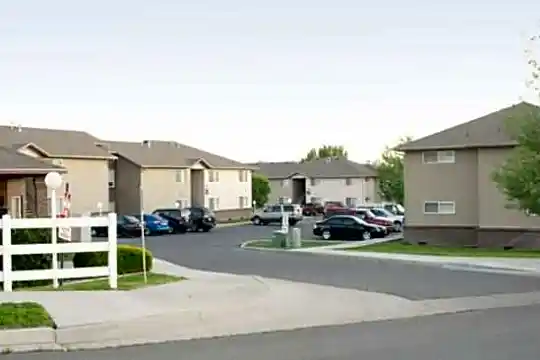 Roscrea Apartments Photo 1