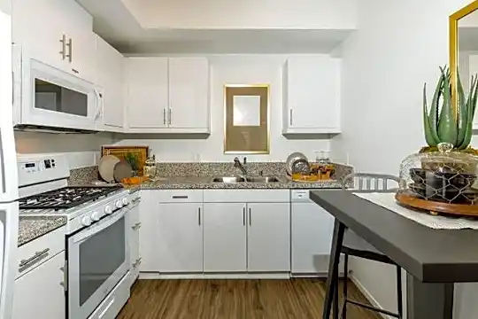 3865 Main St Photo 1