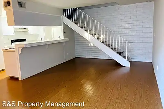 5575 Keoncrest Cir Photo 2
