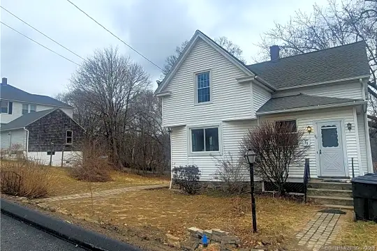 89 Hungerford Ave Photo 2