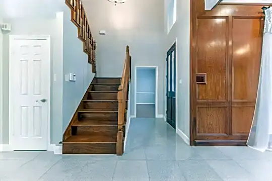 135 Hickory Shadows Dr Photo 2