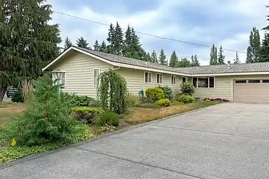 14805 NE 15th St Photo 2
