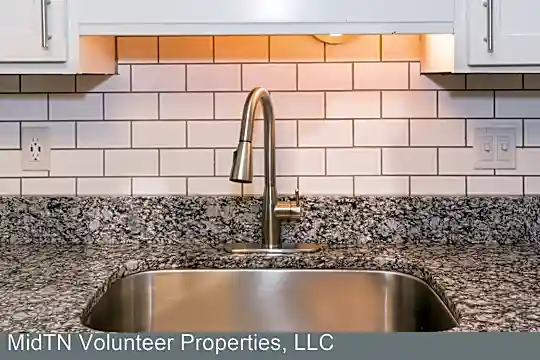 Beautifully Renovated 2 Bedroom 2.5 Bath Townhomes Photo 1