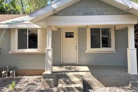 381 Logan Ave Photo 1