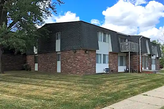 Parkway Village Apartment Photo 1