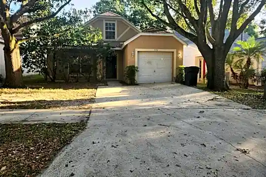 720 Cape Cod Cir Photo 1