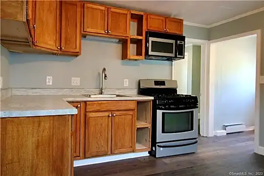 12 Robinson St #2 Photo 2