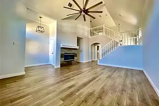 6243 Gray Wolf Trail Photo 2