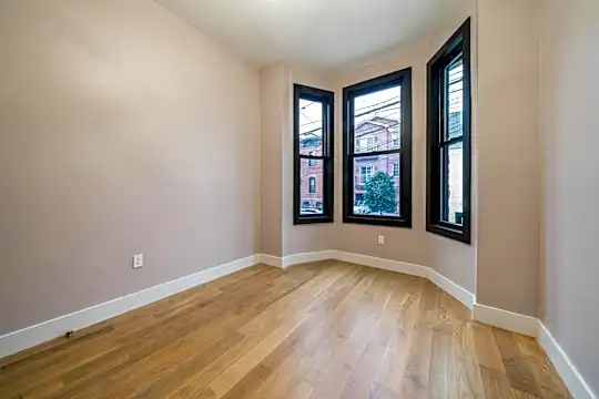 172 New York Ave #3L Photo 2