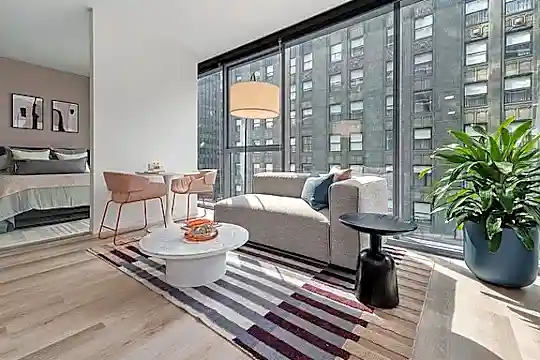102 E Wacker Pl Photo 1