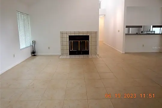 1658 NW 22nd Cir Photo 2