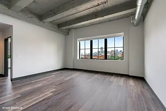 2101 S Wabash Ave #302 Photo 2