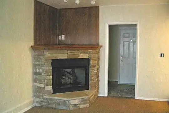 4228 Camden Way Photo 2