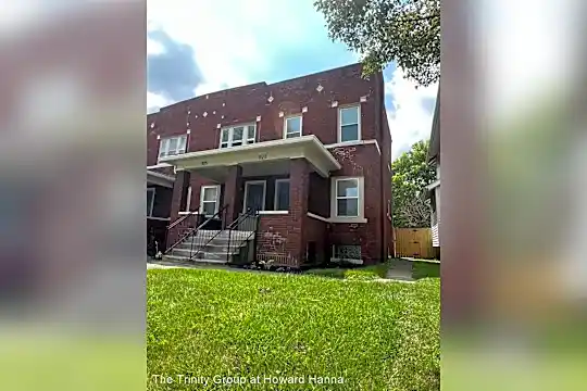 1123 S Champion Ave Photo 2