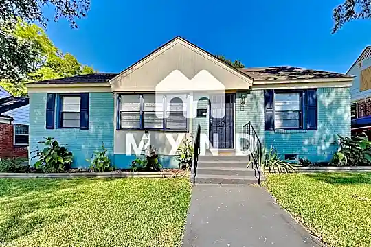 2156 Berkeley Ave Photo 2