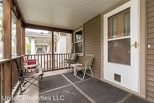 1544 C Ave NE Photo 2