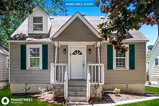 832 Beecher St Photo 1