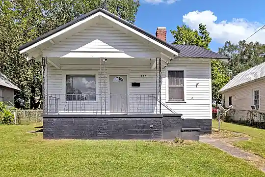 2221 Gurnee Ave Photo 1