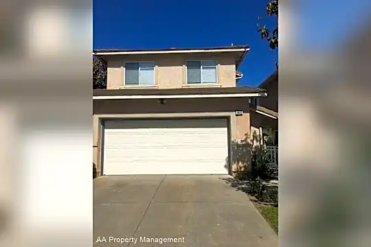 2042 Avila Pl Photo 2