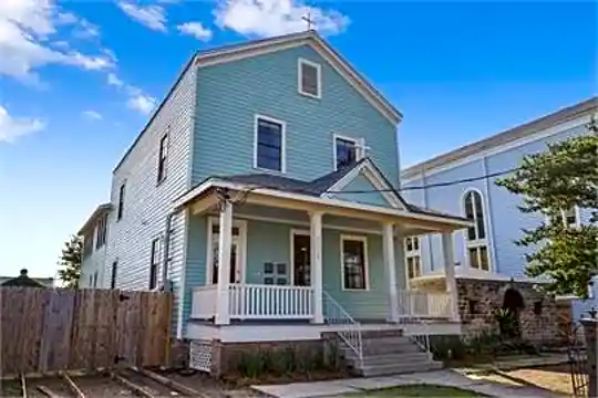 2215 Second St #D Photo 2