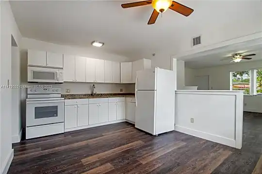 2350 SW 26th Ln Photo 1