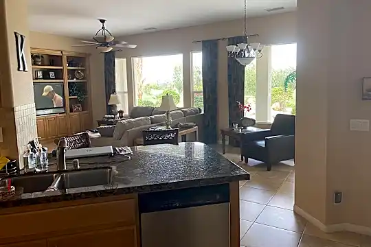 60460 Desert Rose Dr Photo 2