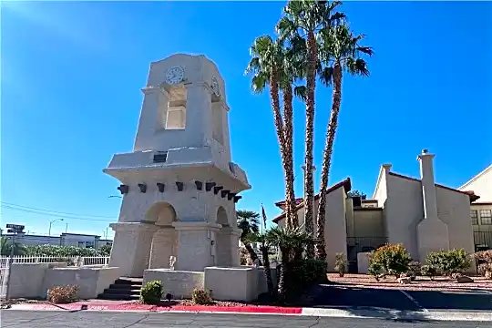 4912 Vivaldi Dr Photo 2