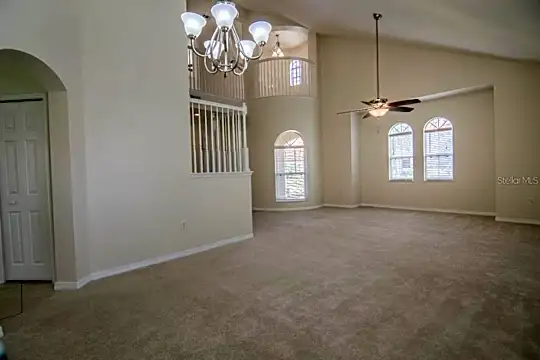 1125 Lascala Dr Photo 2