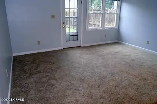 120 King George Ct Photo 2