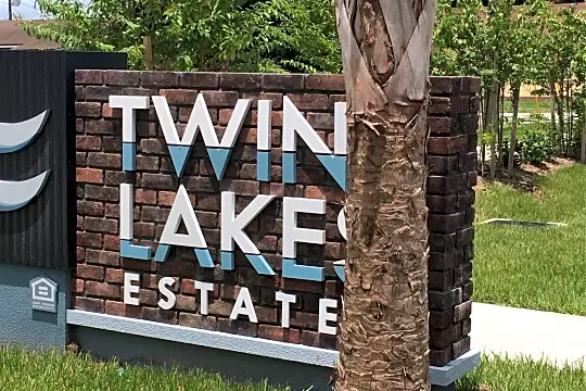 Twin Lakes Estates-PHASE II Photo 2